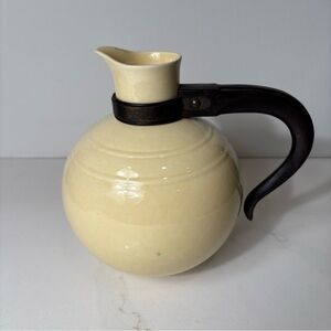 1930's Vernon Kilns Early CA Cream/ Yellow Coffee Carafe Bakelite Handle